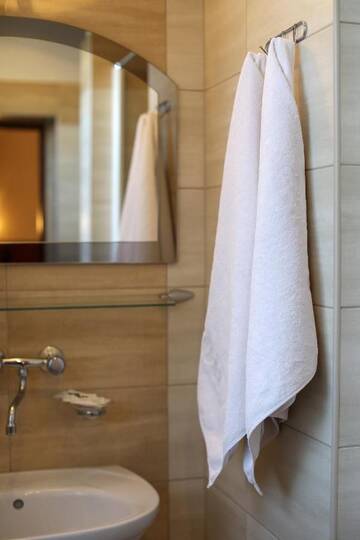Фото номера Трехместный номер Отель Hotel Włókniarz г. Пабьянице 3