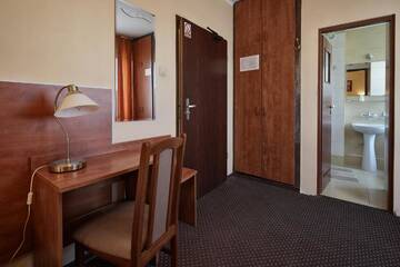 Фото номера Одноместный номер Отель Hotel Włókniarz г. Пабьянице 5