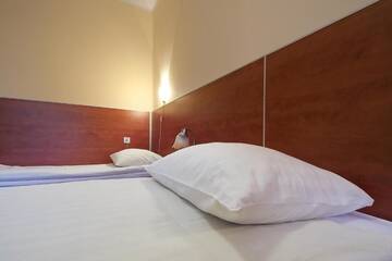 Фото номера Одноместный номер Отель Hotel Włókniarz г. Пабьянице 3