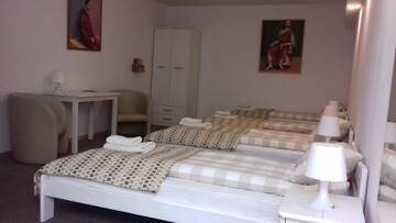 Фото номера Четырехместный номер Отель RJ Hotel г. Пабьянице 3